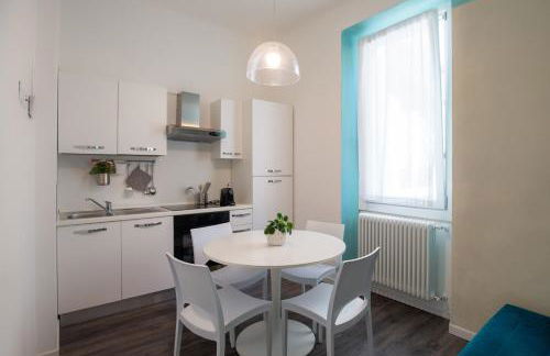 Maji Como Lake - Lake Como Historic Villa Apartments with Pool & Parking, 100m from Ferry & train - Foto 27