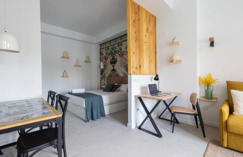 FLORIT FLATS - Stylish Valencia Ceramic Apartments with Free Bicycles by the Joaquin Sorolla Station - Photo 26