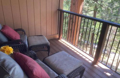 Cozy 3BR Dog-Friendly Cabin- Level 2 EV Chgr - Photo 20