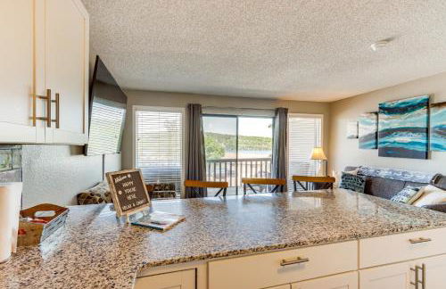 Pool Access and Lake View Osage Beach Condo! - Foto 13