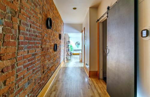 Jungle House Columbus Downtown Free Parking Sleeps 8 - Walk to Convention Center & Nationwide Arena - 1BR Short North Luxury Home - Over 5,800 Five Star Stays - Foto 8