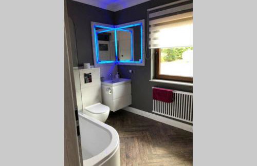 Caloroczny domek letniskowy ze stawem - Foto 33