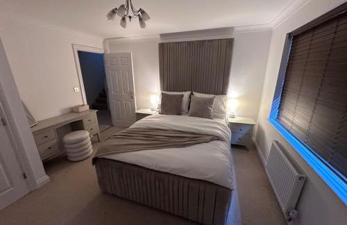 Elegant 5 Bed 5 Bath Home - Foto 9