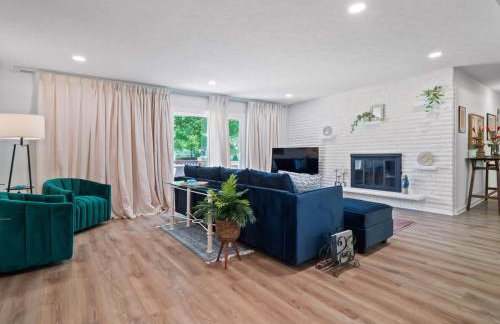 Spacious and Luxury Designed Ranch with Game Room - Foto 12