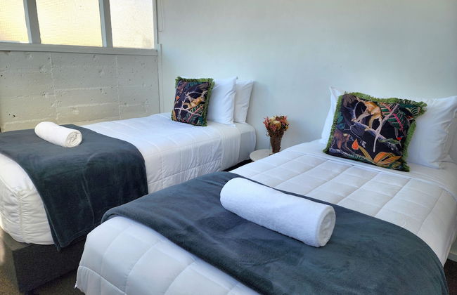 U Suites on Webb - Photo 26