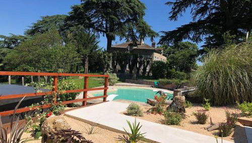 Grande maison en pierre de taille avec piscine, sauna et jacuzzi - Foto 5, Garden view