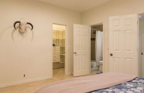 Desert Paradise Pool Spa Pickleball Putt Green - Foto 35