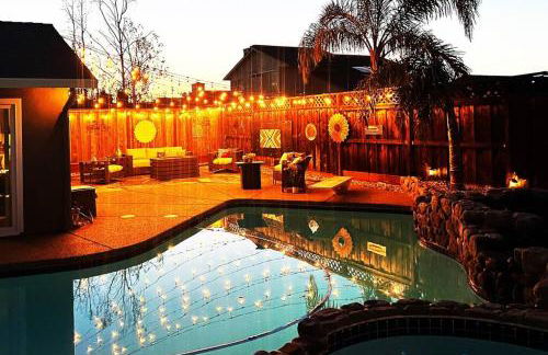 Stunning Modern Home King Bed Pool Jacuzzi Fire pit - Foto 6