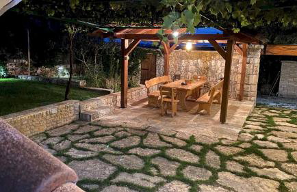 Stone Holiday Homes Stankovci with pool and Mediterranean gardens - Foto 14