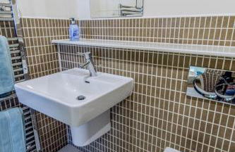 Marina View Apartment - Photo 17