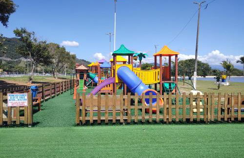 Casa piscina com ozônio churrasqueira perto da praia - Foto 28