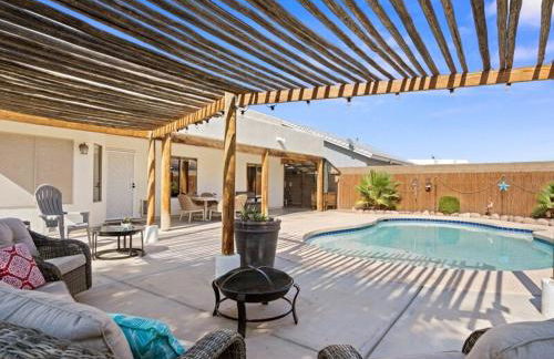 Beautiful Desert Oasis Villa with Pool - Foto 26