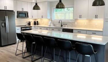 Love Shack in Foley/ Hot Tub / Modern Cozy - Foto 2, pet friendly, minibar