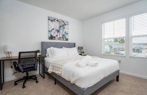 Stylish & Chic 2BR Townhome | Close 2 Bch. - Foto 6
