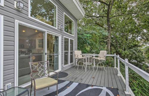 Waterfront Greenwood Getaway with Deck and Grill! - Foto 17