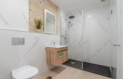 Authentic Studio with Terrace by HostWise - Foto 28