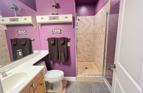 Woodshores Retreat - cozy retreat, hot tub, Lk MI - Photo 19