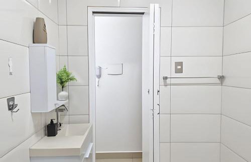 Varanda ensolarada a alguns passos do mar - Foto 33