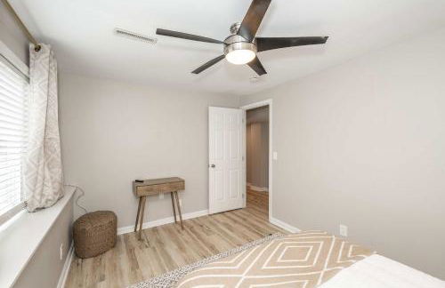 Poolside Paradise Near the Ark - Foto 96