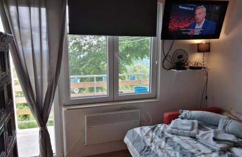 Plesivica Hillside Holiday Home With Hot -tub - Foto 29