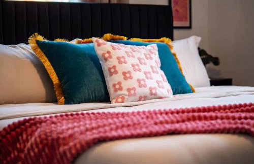 Hot Tub Ping Pong Sleeps 9 Retro Fun - Foto 27