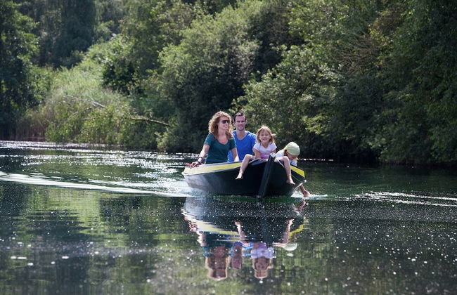 Restyled Wooden Lodge Near the Maasduinen - Foto 33