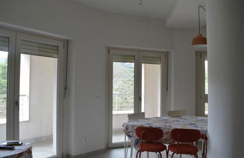 Appartamento panoramico in centro - Affitti Brevi Italia - Foto 11