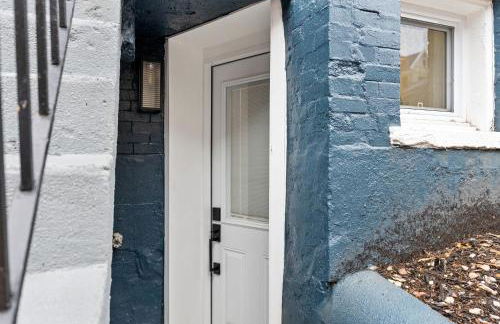 5-Bedroom Home with 2 Kitchens & Rooftop Deck, U Street and Shaw - Foto 2