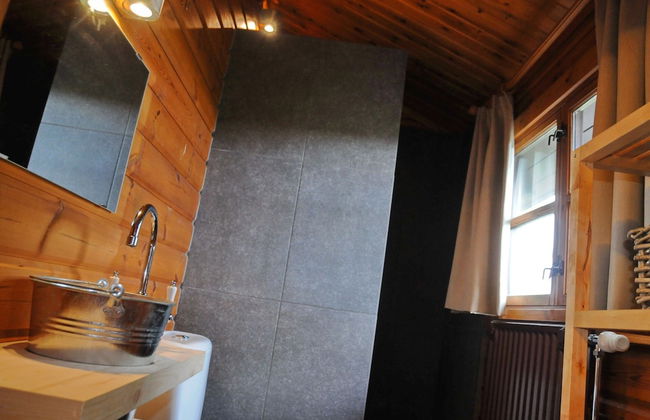 Traditional Chalet with Sauna, Spa Tub, & Relaxation Space near La Roche - Photo 10