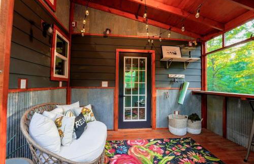 Off-Grid Cabin Surrounded by Trees in Pineville, Missouri - Foto 32