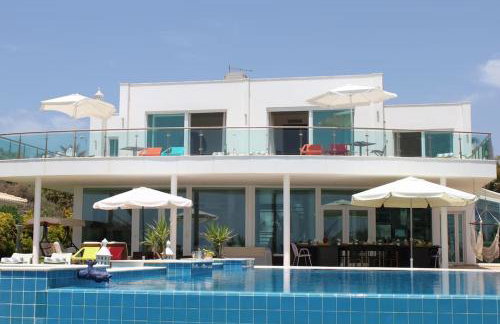 Breathtaking Villa with infinity pool over the sea - Foto 65