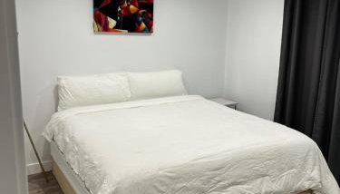 Brand new private one bed one bath home with private parking for 2 - Foto 1