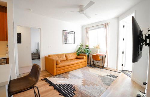 Heart of North Hollywood 2 bed Apt FREE parking, hot tub, pool, gym - Foto 6