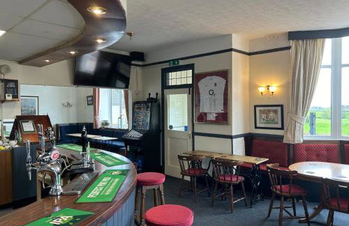 The Netherend Inn - Pet Friendly Haven - Photo 19