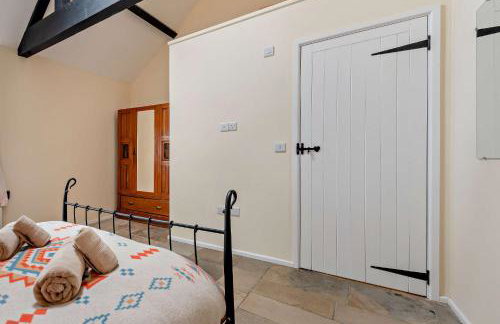 Castle Forge 4-Bedroom Historic Purbeck Forge in Kingston, Corfe Castle, Sleeps 7 - Photo 33