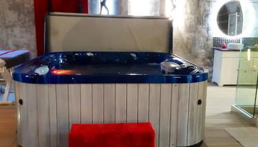 Luxueux Studio à Ambrières-les-Vallées - 85 m² avec Jacuzzi - Foto 4