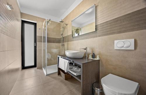 Villa Ula in Pula with heated pool, sauna & private tennis court - Photo 20