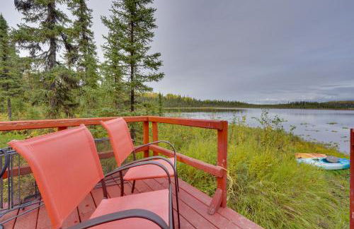 Lakefront Bliss! Ultimate Soldotna Retreat with Deck - Foto 1