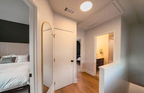 Hot Tub Amazing Location! Modern Ohio City Luxury 2 King Beds - Foto 24