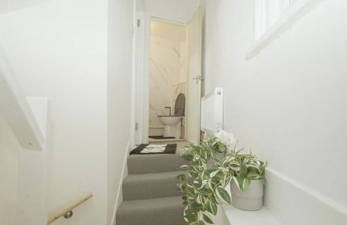 3BR Home Gem - sleeps 9 - Netflix - Near O2 & Greenwich Park - Foto 38