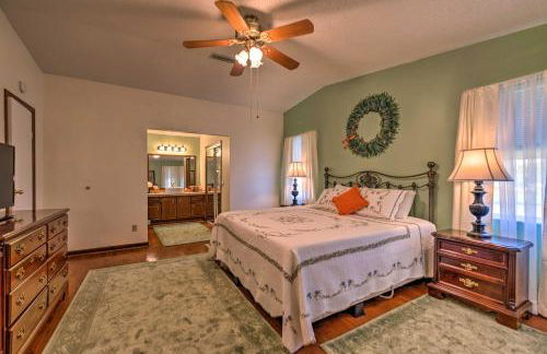 Lovely Lady Lake Home with Resort Amenities and Lanai! - Foto 14