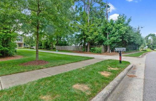 Spacious Family Getaway ~ Fire Pit~ Private Office - Foto 59