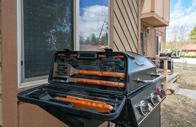 Trapper 8: Cozy 4-Bedroom Condo, 1 Minute to Yellowstone, perfect for 8 guests. - Foto 64
