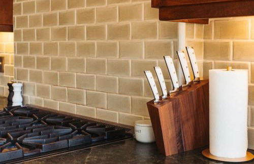 Gorgeous Eccentric Family Home with Cowboy Pool - Foto 23