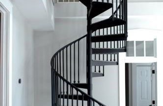 Main Street Balcony Apartment For up to 8 guests! - Foto 10