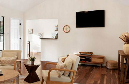 Charming & Bright W Lounging Pool and Hot Tub - Photo 48