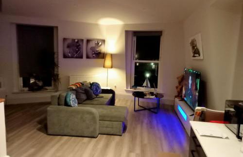 Glorious Duplex Holiday Apartment By The Sea - Photo 20