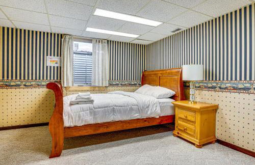 12 Mi to St Paul Pet-Friendly Home with Backyard - Photo 23