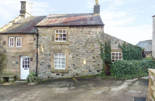 The Cottage on the Square, Wensley - Derbyshire Country Cottage. - Photo 2