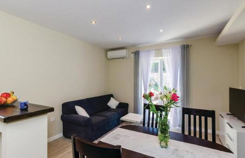 One-Bedroom Holiday Home In Gruda - Photo 11